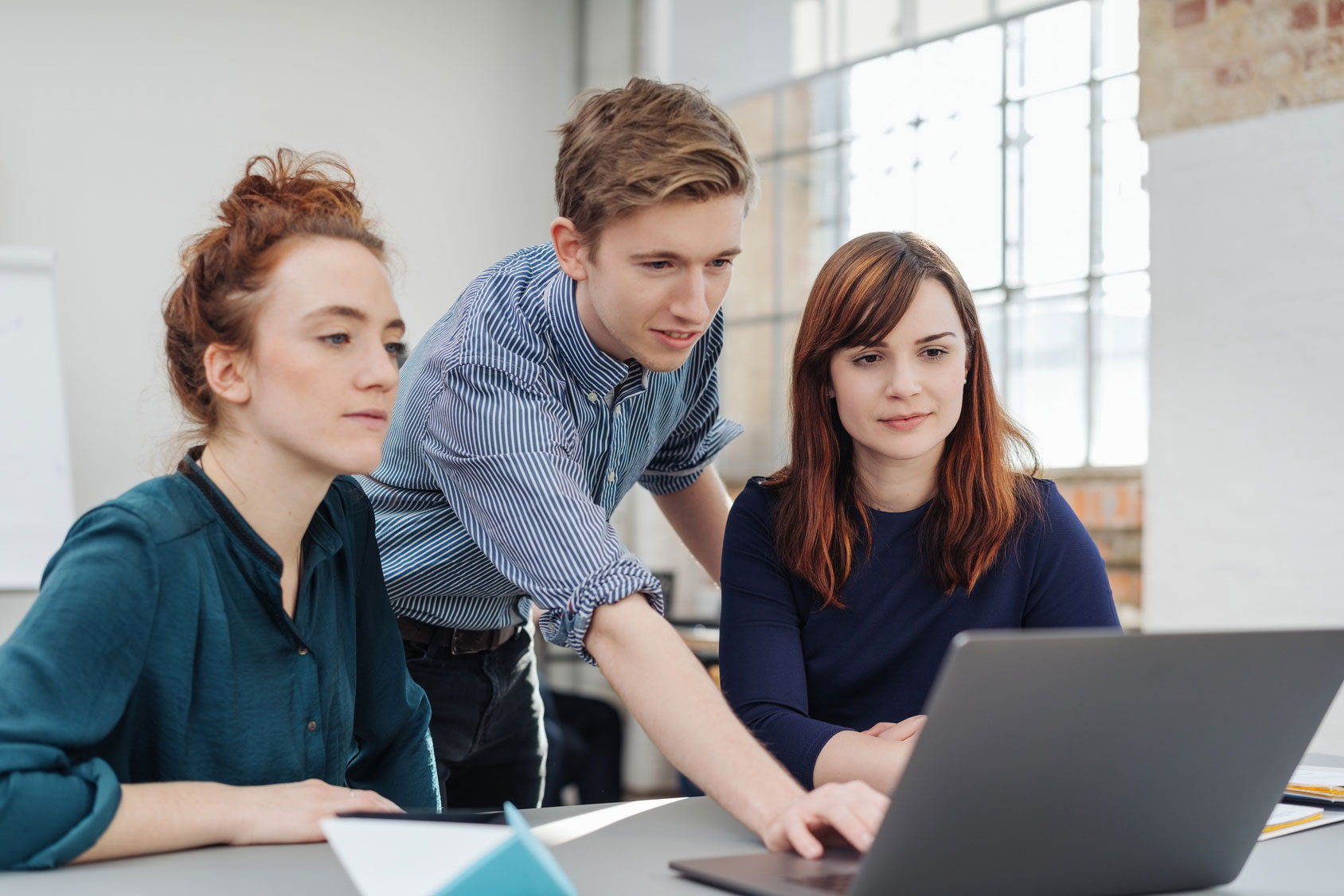 Ausbildung bei Medipolis: Lass Dich von Medipolis zum Kaufmann oder Kauffrau im Gesundheitswesen (m/w/d) ausbilden.